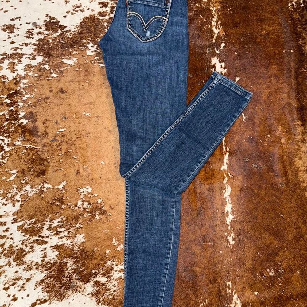 Levi-s Women's Blue and Navy Jeans